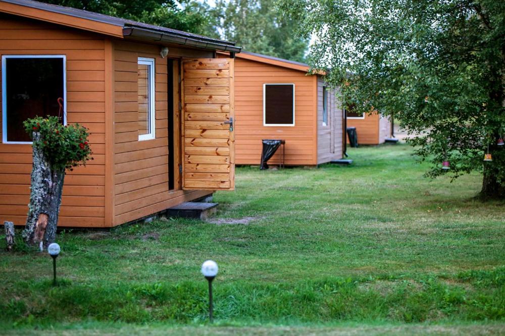Kempings Stieres Un Majas Virtuve Upesgriva Exteriér fotografie